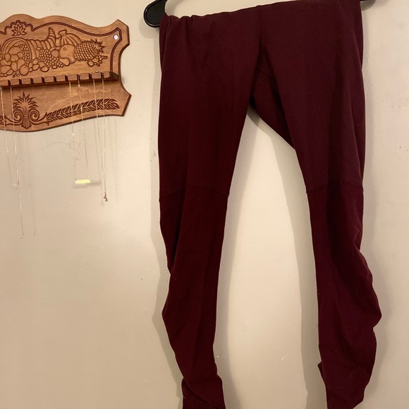 lululemon athletica Pants - LULULEMON High Rise Wunder Under Stirrup Leggings